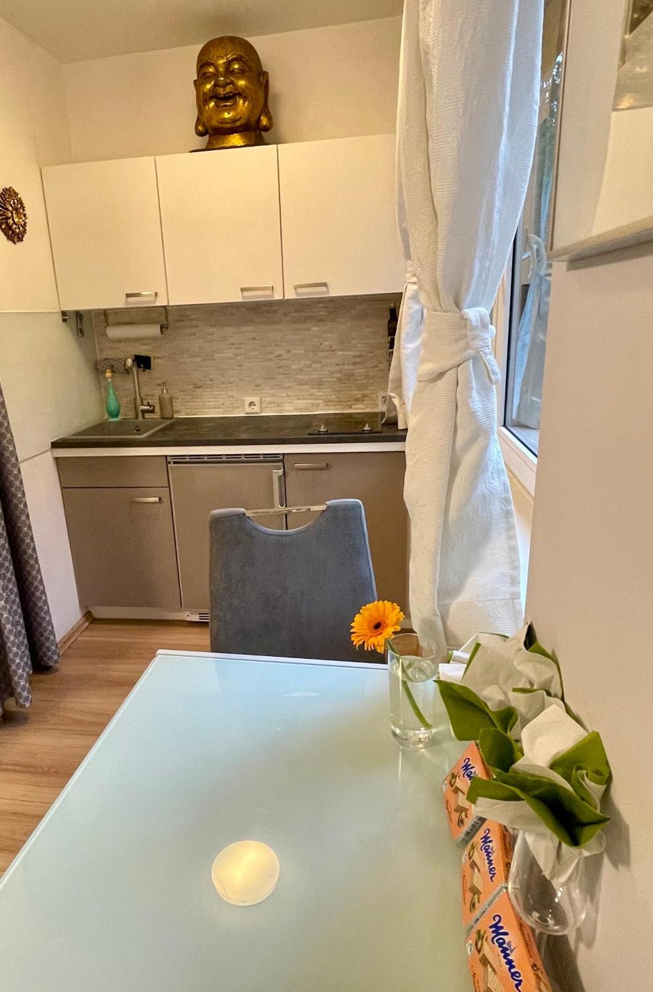 Business-apartment 1-6 Months