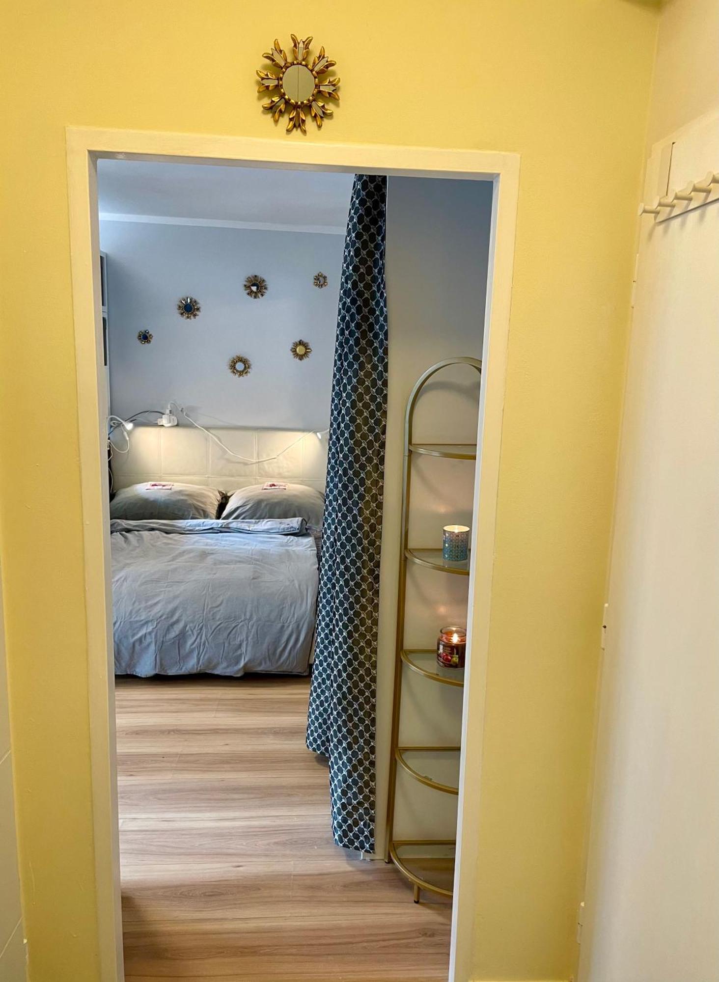 Business-apartment 1-6 Months *