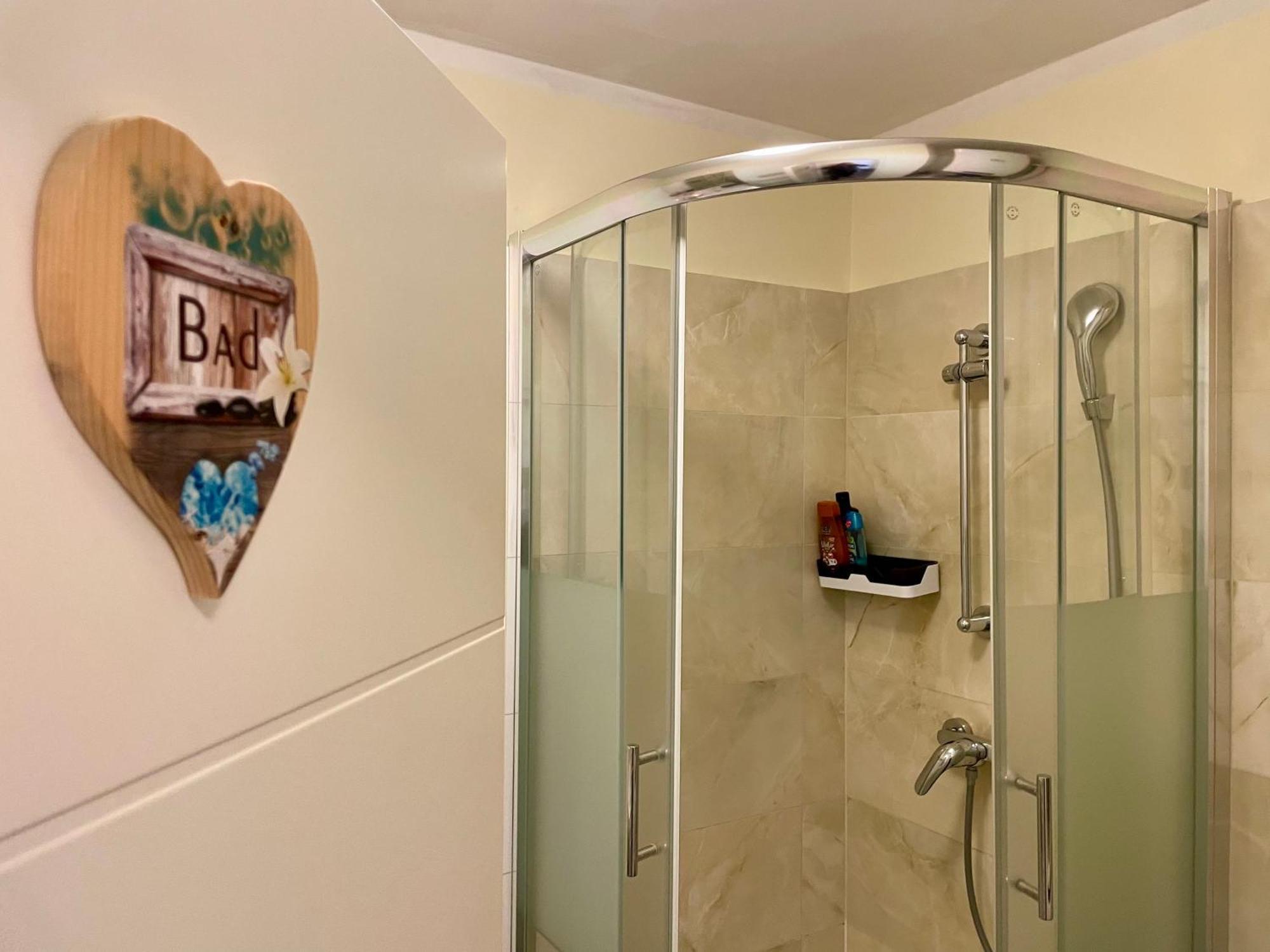 Business-apartment 1-6 Months