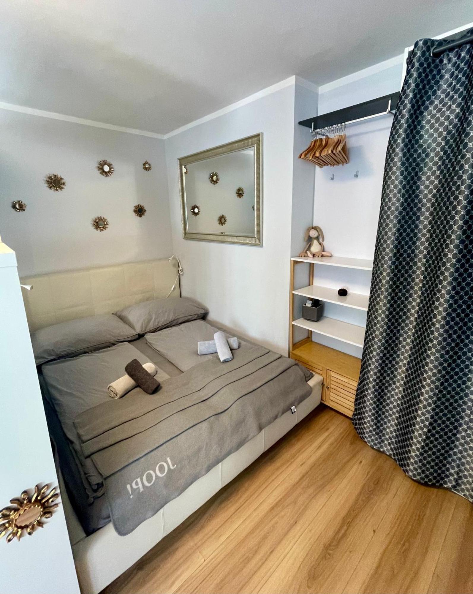 Business-apartment 1-6 Months *