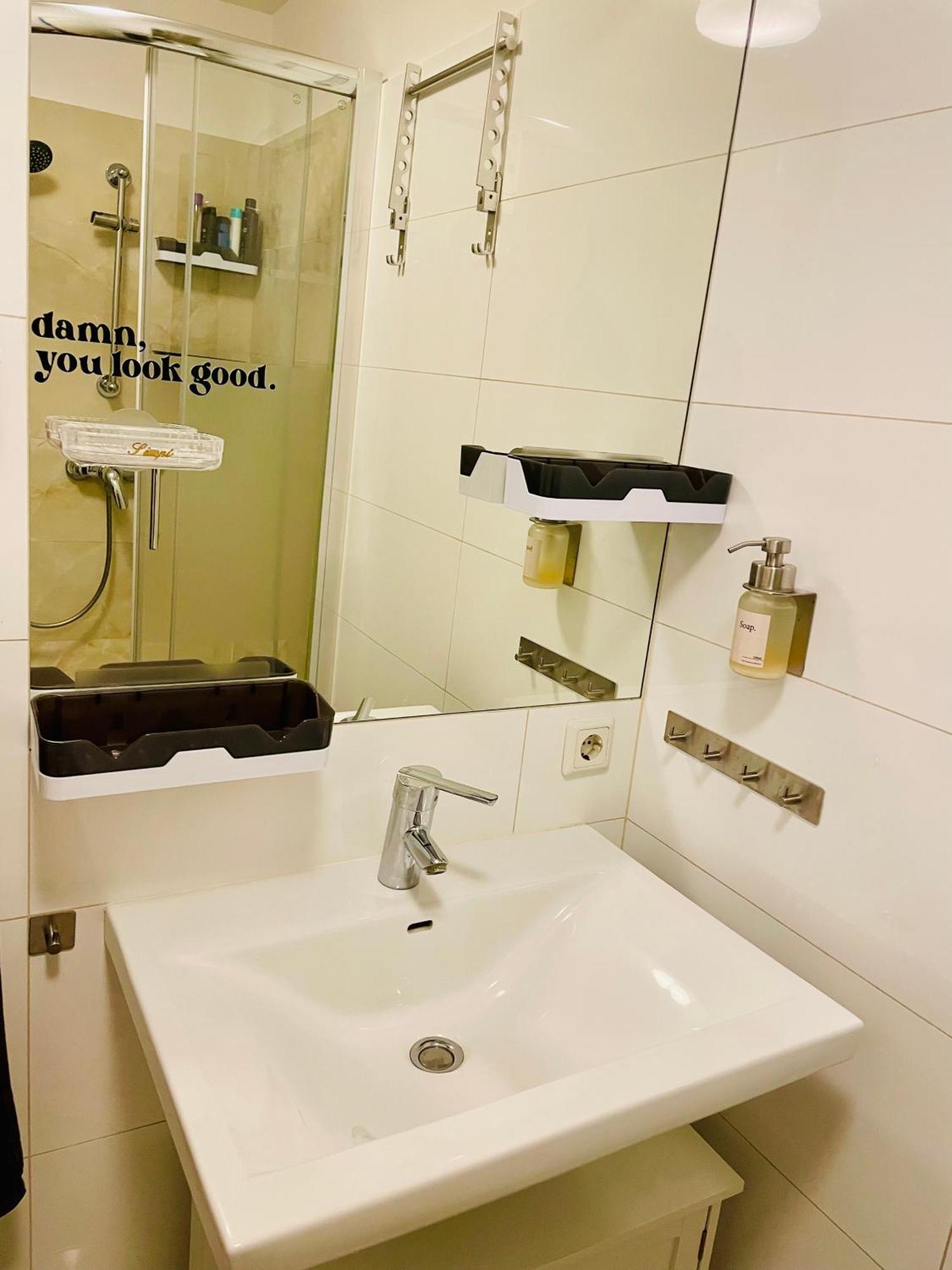 Business-apartment 1-6 Months Apartment
